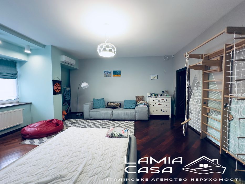 VIP будинок біля парку , в топовій локаціі