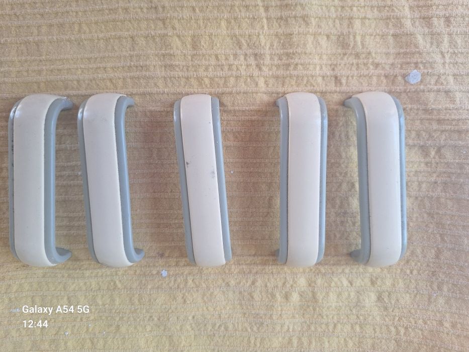 Puxadores e dobradiças