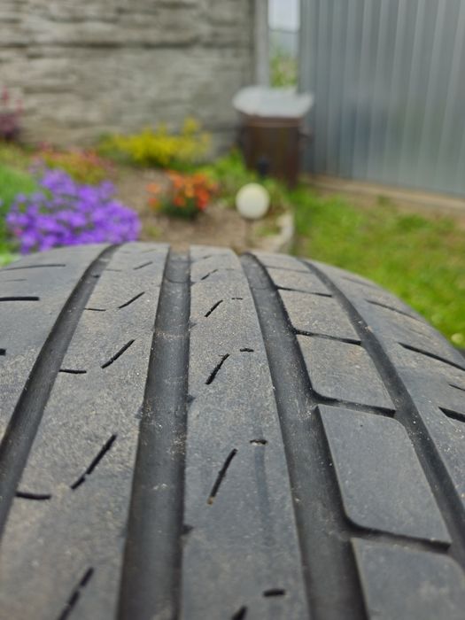 Używane Opony 215/55 R17