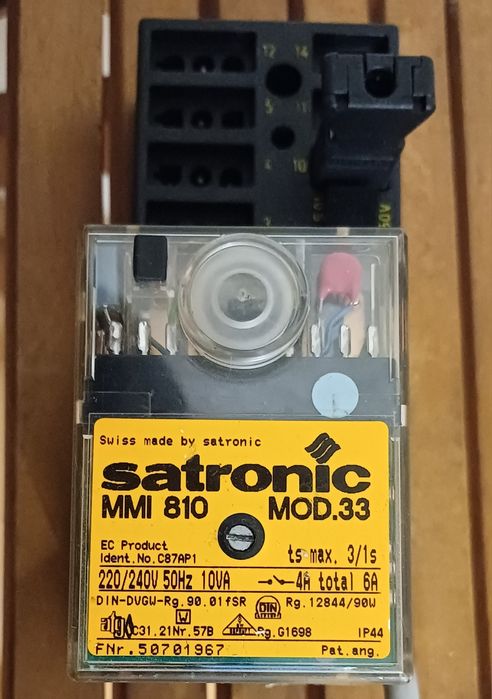 Satronic MMI 810 sterownik regulator automat palnik gazowy