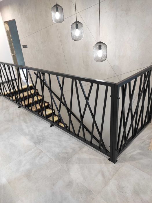 Balustrady wewnętrzne na wymiar – stalowe, loft, schody | Wrocław