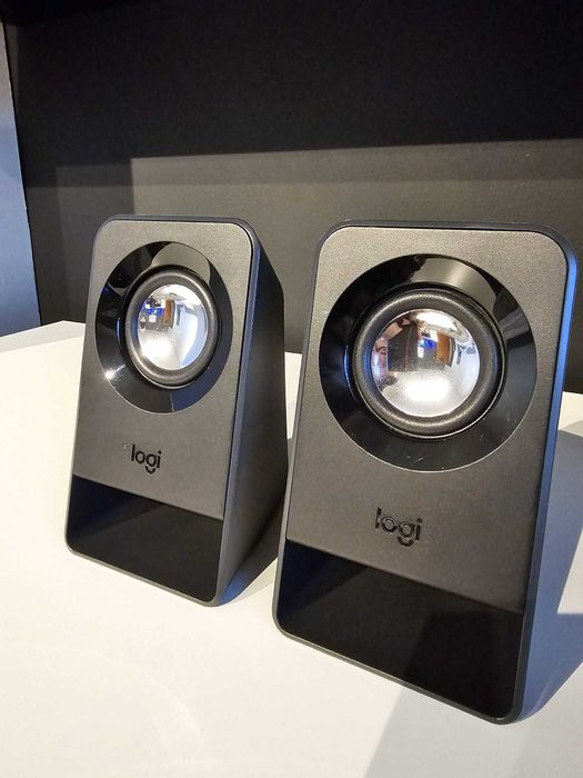 Colunas Logitech Z213 c/Subwoofer & Controlador