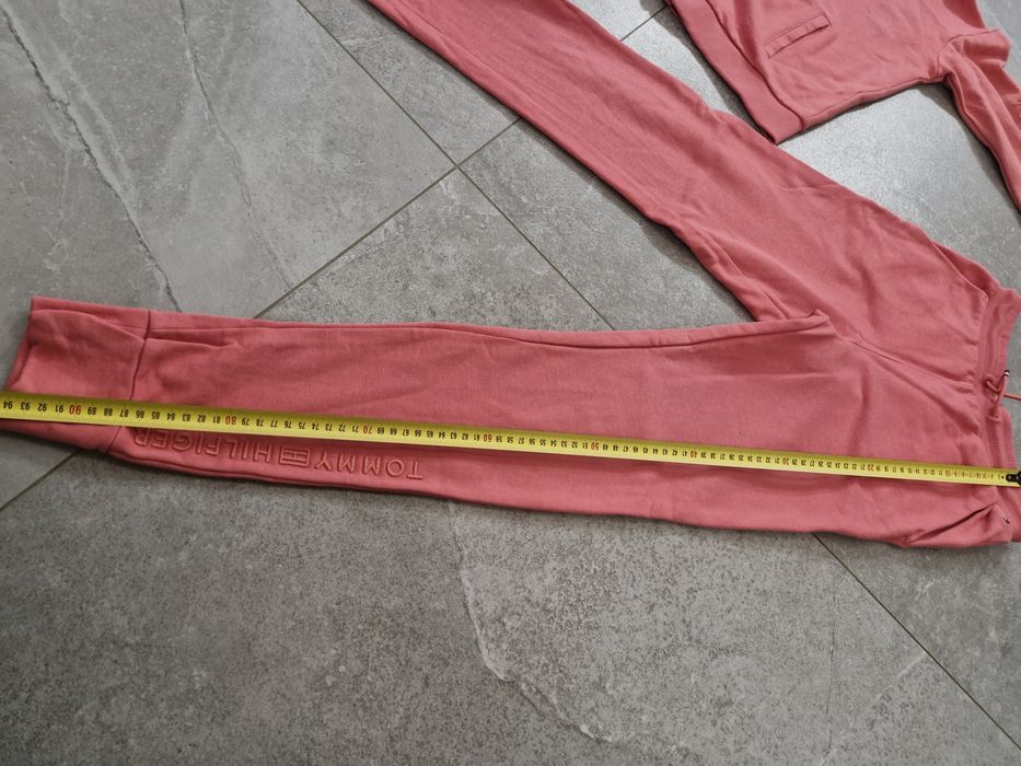 Różowe dresy Tommy Hilfiger 164