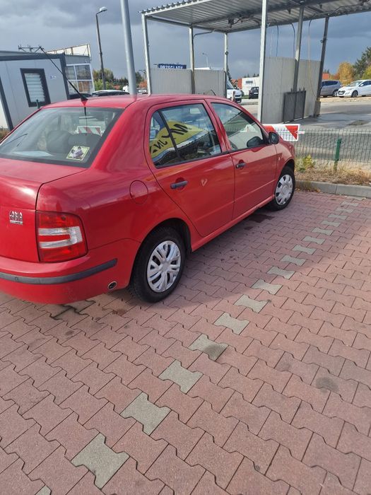 Skoda fabia sedan.
