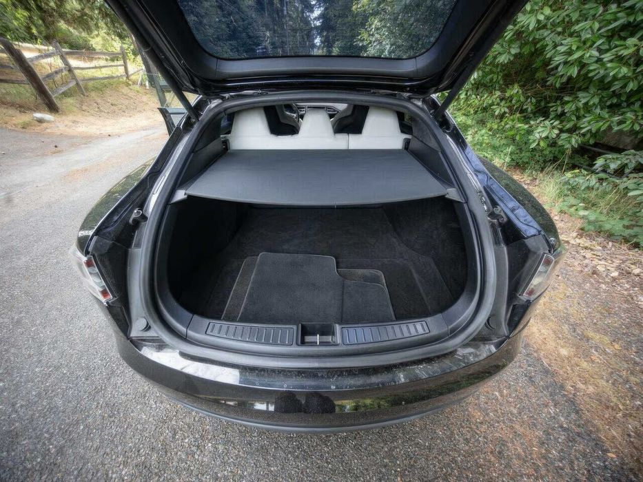 Tesla Model S P85D      2014