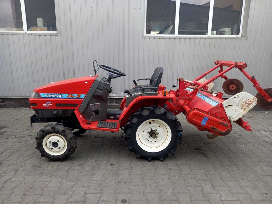 Japoński traktorek Yanmar KE 2 z glebogryzarką 4x4