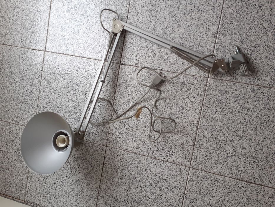 Vendo candeeiro de secretária ectencivél