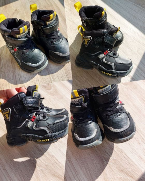 Сапоги весняні шкіряні в новому стані на хлопчика 22 13.5