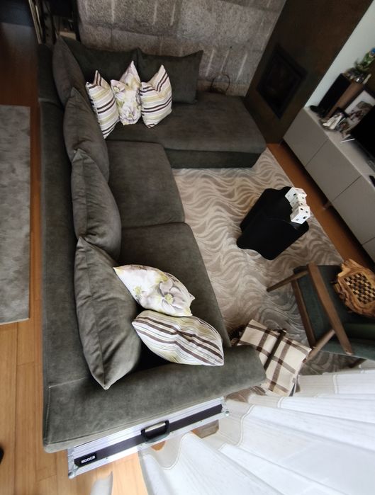 Sofa com chaise-longue  com 2 sets capas amovíveis e laváveis