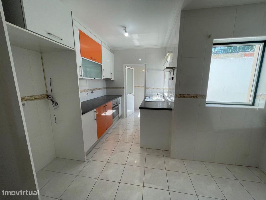 Moradia T3 mais garagem