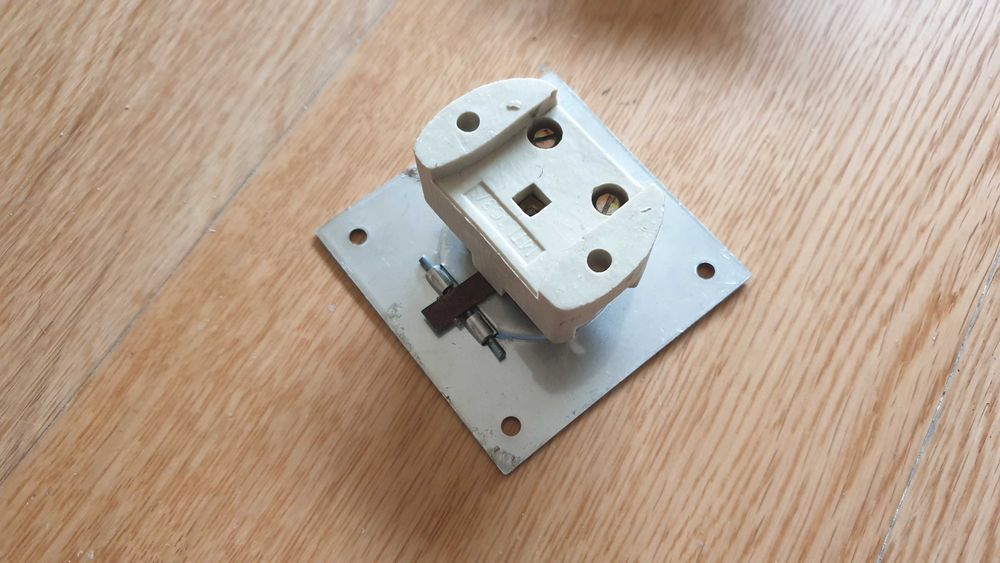 3 Tomadas de Inox para Embutir