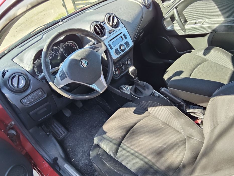 Alfa Romeo mito.         .