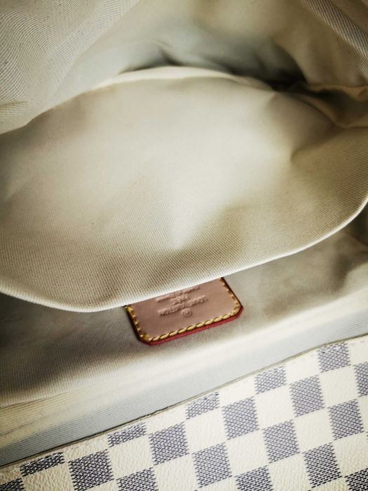 Torebka LV Louis Vuitton Metis Skórzana Biała wytłaczana