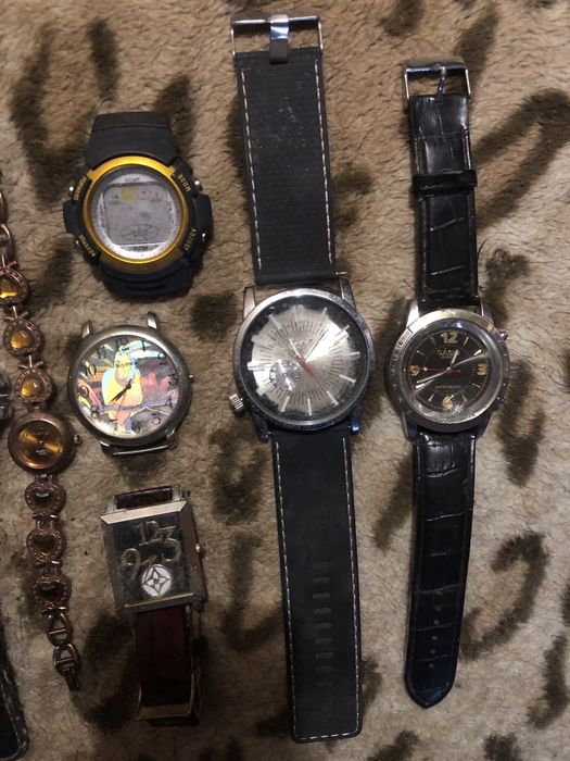 Продам наручные часы на запчасти