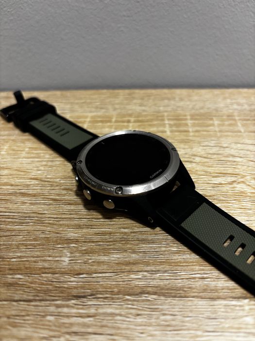 Garmin Fenix 5 Plus - Twoja Niezawodna Mapa i Płatności na Nadgarstku