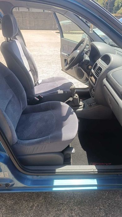 Reno Clio azul 178.000km por apenas 1.500 super conservado