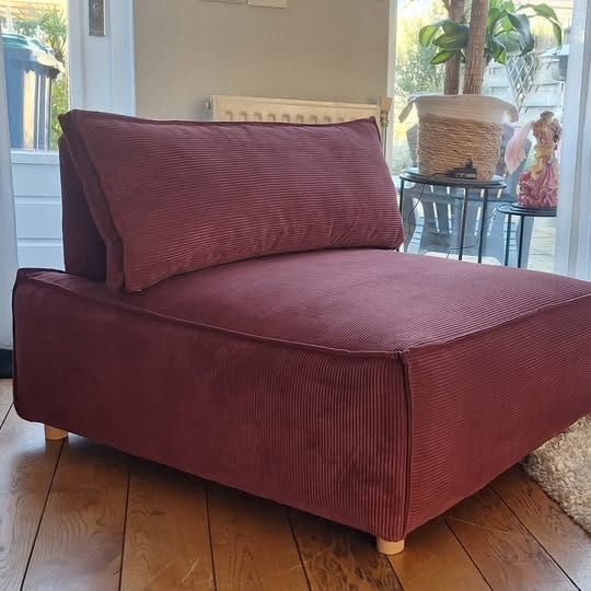 Conjunto Lounge de Luxo em Veludo Cotelê Bordeaux – Novo