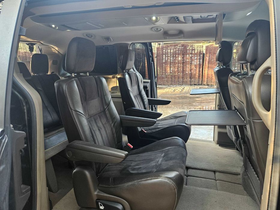 Lancia Voyager 2014 photo 4
