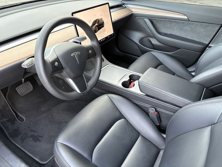 Аренда авто такси Tesla model 3 long range dual motor 82