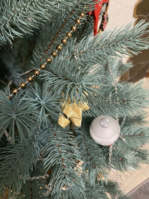 Ялинка новорічна