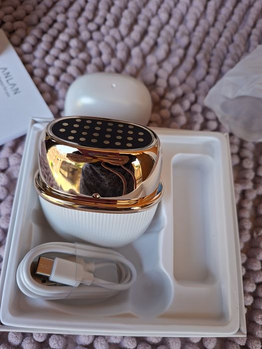 wielofunkcyjny masażer do twarzy