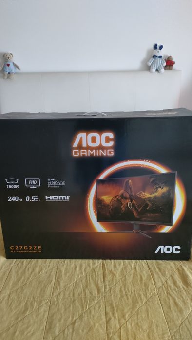 Monitor Gaming AOC curvo  240hz 0.5ms 27 polegadas