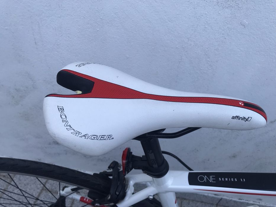 Bicicleta de estrada Trek One Series 1.1 como nova