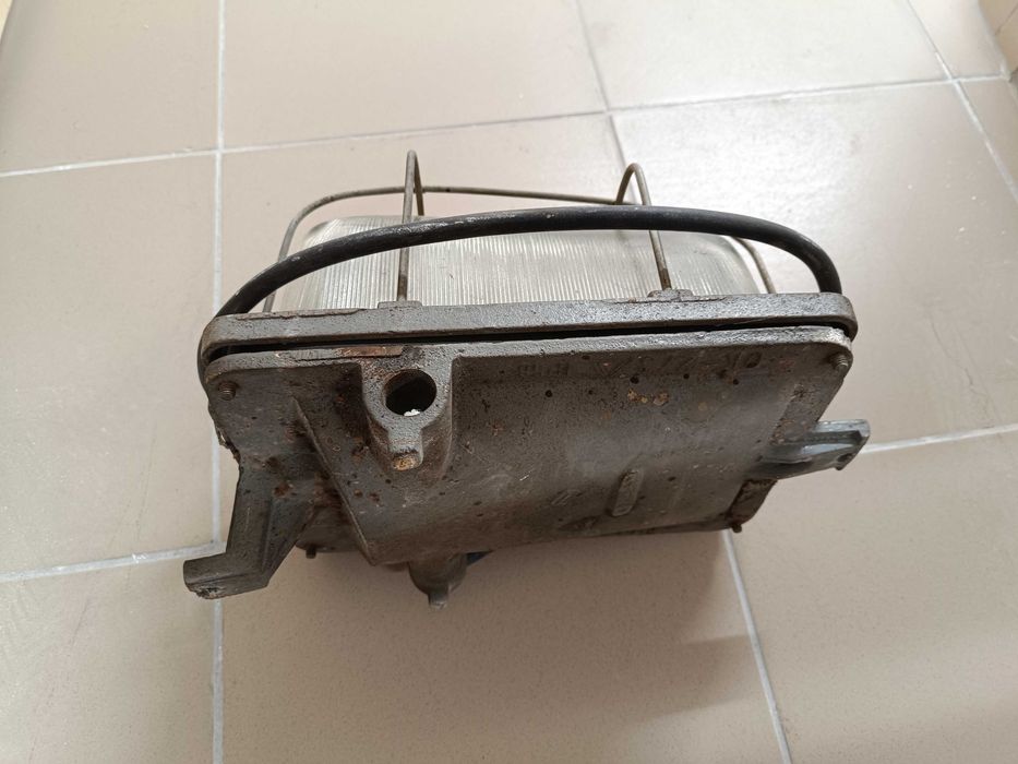 Lampa przemysłowa kanałowa PRL