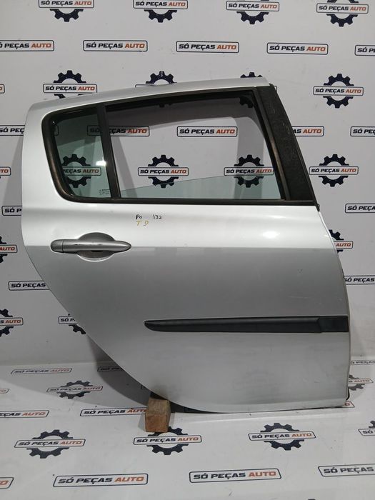 PORTA TRASEIRA DIREITA CINZA RENAULT CLIO 3 2007-2014 ANO: 2008