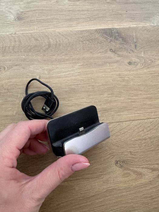 Stacja ladujaca iphone usb c lighting