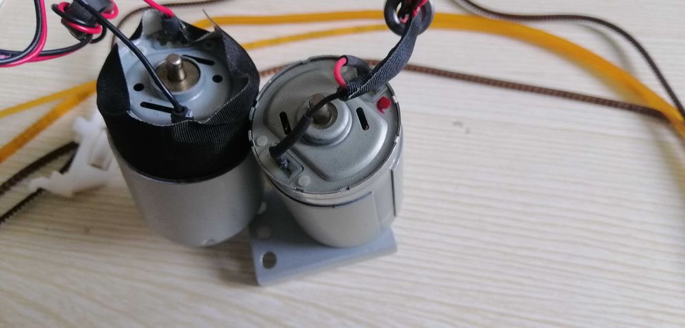 Электро двигатель на 12 - 15 вольт и пасик