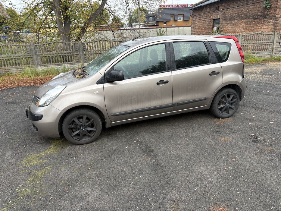 Nissan Note 1.4i kolor C30 G