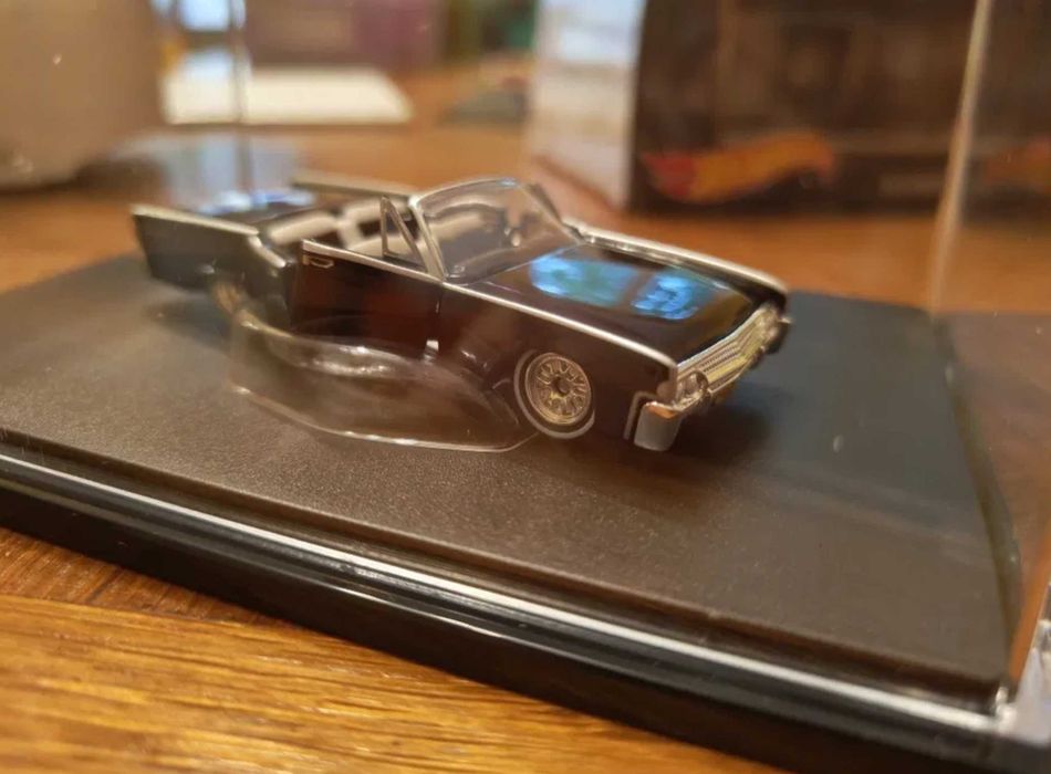 Hot Wheels Lincoln Continental 1961 HMY24 factory error x2