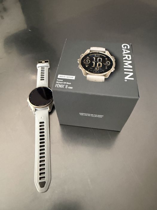 Garmin-Relógio Smartwatch Fenix 8 Zafiro Amoled - 43 mm