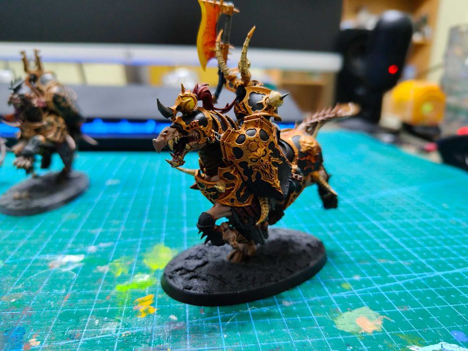 Age of Sigmar / AOS  Varanguard + Mindstealer Sphiranx (pomalowani)