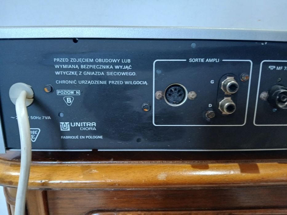 Tuner radiowy UNITRA AS 632 SREBRNY.