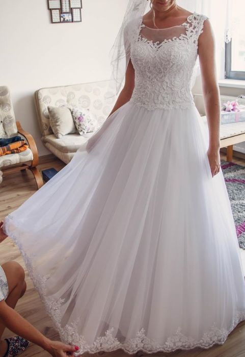 Biała suknia ślubna, r. 36/38, gipiura, tiul