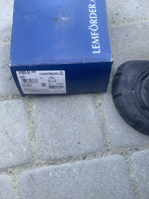 Подушка переднього амортизатора опора volvo