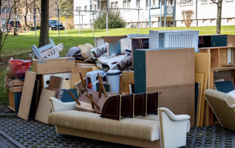 Opróżnianie mieszkań garaży domów piwnic strychów