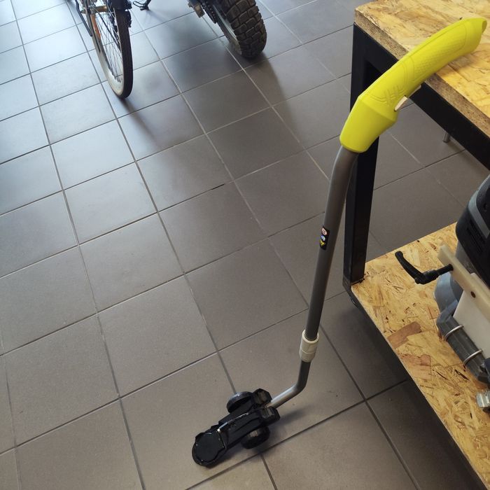 Akumulatorowe nożyce Ryobi do trawy i żywopłotu + wysiegnik