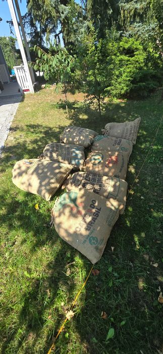 jutowa poduszka ogrodowa, pufy ogrodowe, worki jutowe