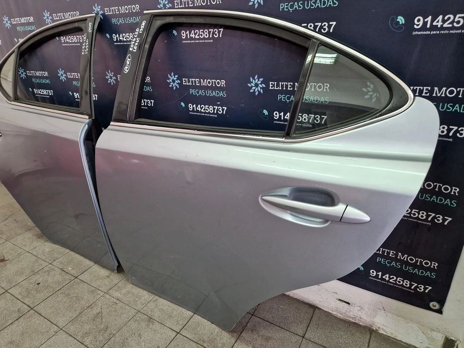 Porta usada LEXUS IS220D frente traseira esquerda direita retrovisor