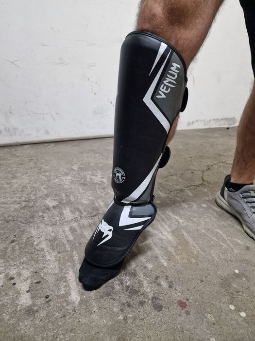 Caneleiras VENUM (Kickboxing, Taekwondo, Karate,...)