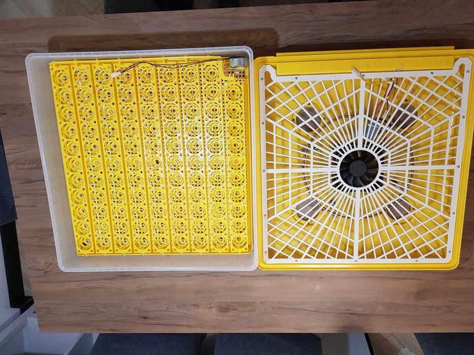 Chocadeira Incubadora Automática de 98 ovos
