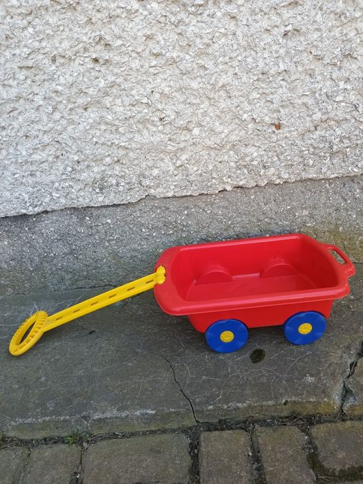 Wòzek do piaskownicy z ráczká