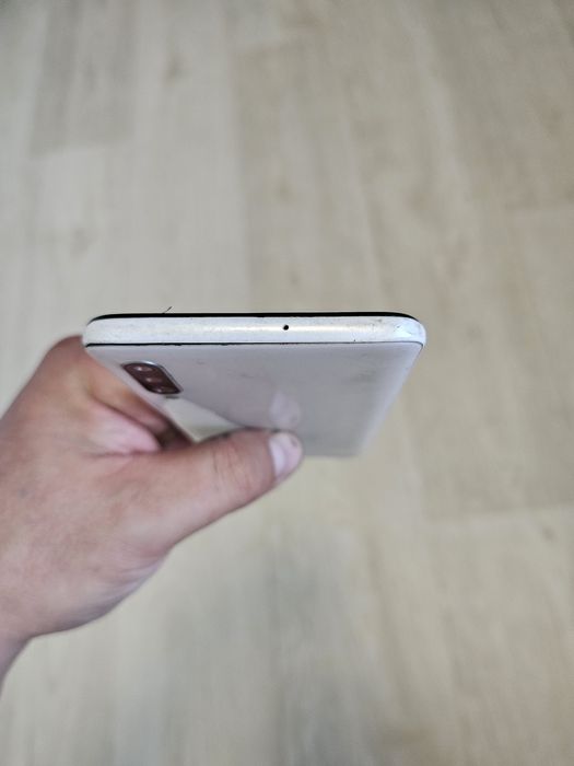 Продам смартфон Samsung Galaxy A30s