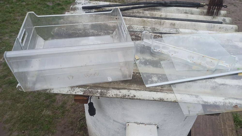 Ящик в холодильник для овощей