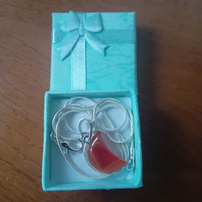 Fio em Prata com Ágata Cornalina em Meia Lua