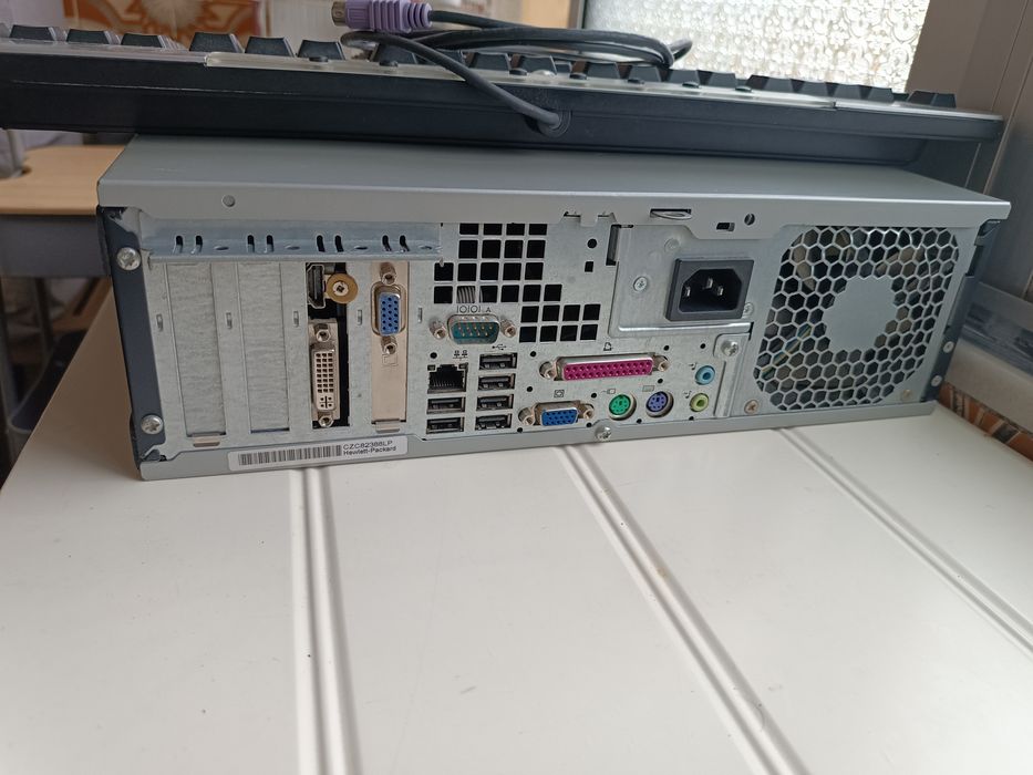 Computador HP + Gráfica 1Gb + teclado + rato