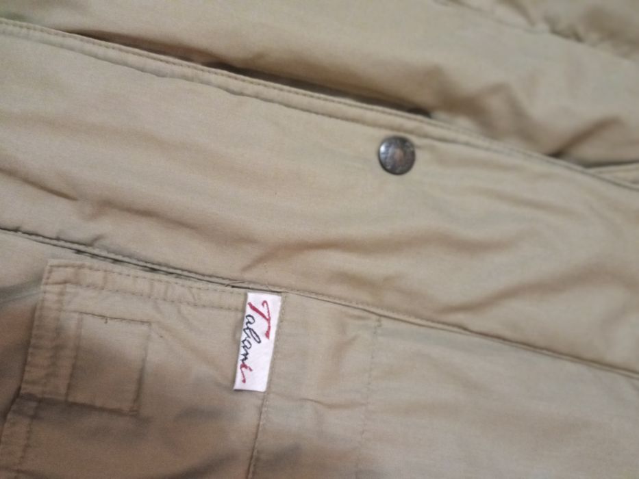 Продам демисезонную лёгкую мужскую  куртку.